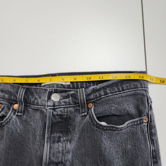 Levis Womens Premium Wedgie Straight Jean Size 29 Washed Black High Rise Raw Hem - Picture 10 of 15